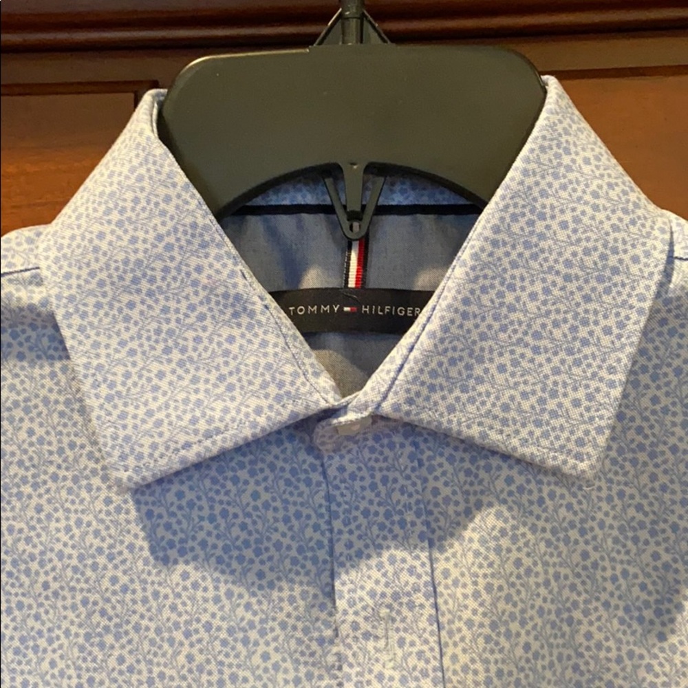 Men’s Tommy Hilfiger slim fit dress shirt